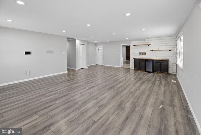 Building Photo - 55 Ember Ln