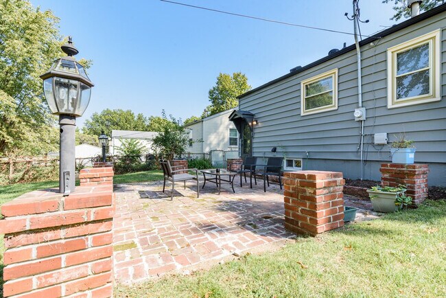 Building Photo - 4423 Vance Ave