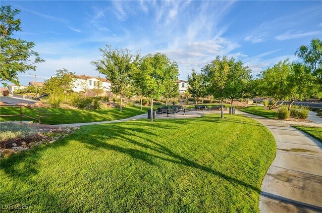 Building Photo - 685 Catalina Aisle St