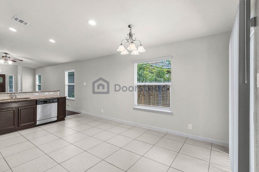 Building Photo - 9405 Sweetgum Dr