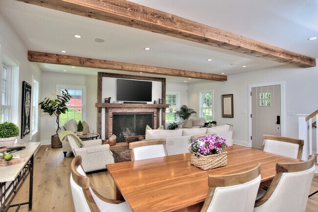 Building Photo - 55 Kings Hwy N