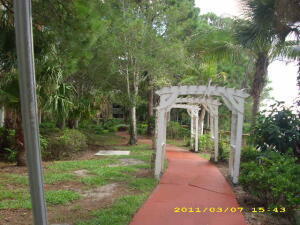 Building Photo - 225 S Tropical Trail