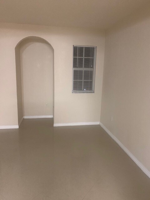 Building Photo - 3/2 Lake available in North Lauderdale