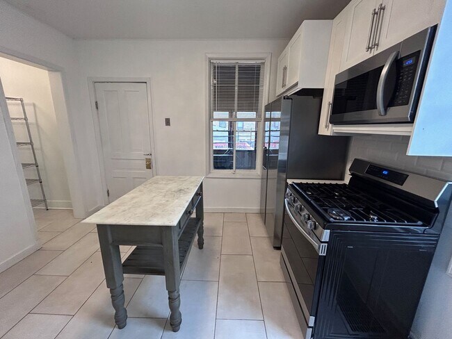 Primary Photo - Remodeled 3 Bed In Avondale!