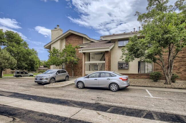 Building Photo - Turnkey 2 BDR/2BA Boulder Condo