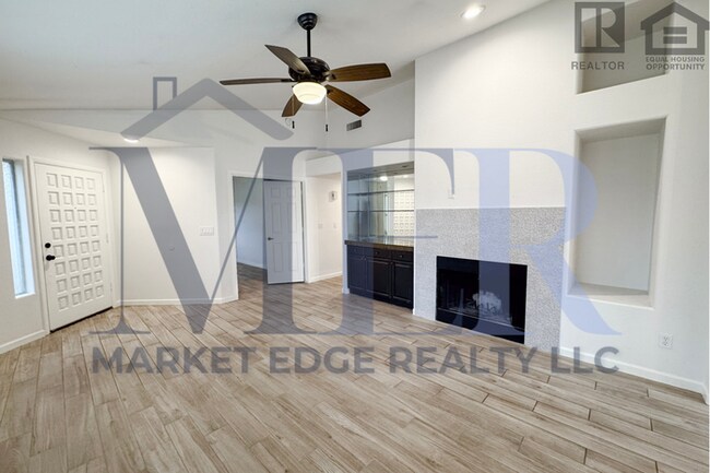 Building Photo - 2Bed/2Bath w/ Office-House at 40th St/Cactus-Garg!