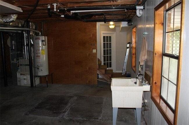 Building Photo - 426 Winder Hwy