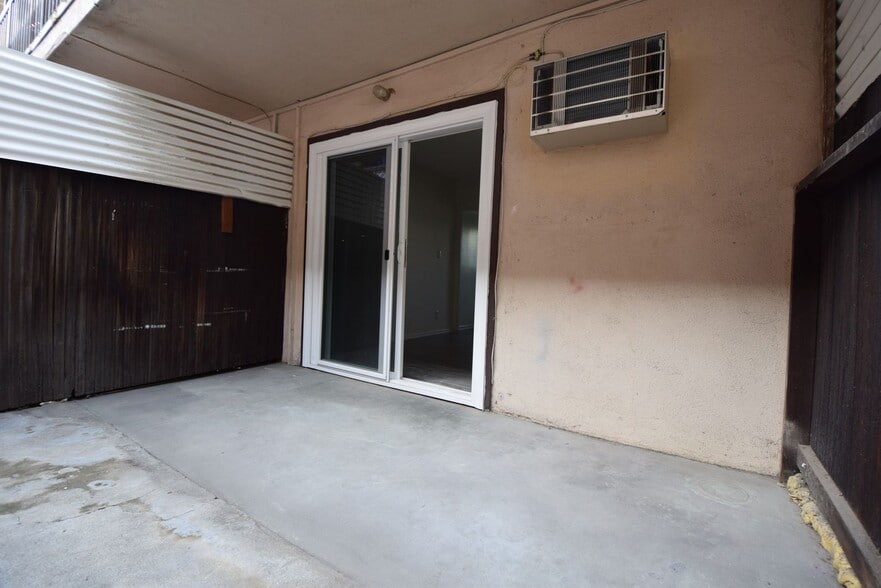 Building Photo - 5939 Cedros Ave