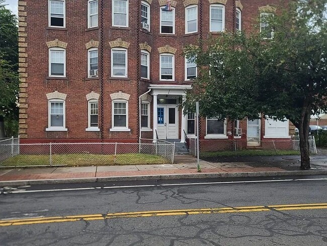 Building Photo - 182-184 Washington St