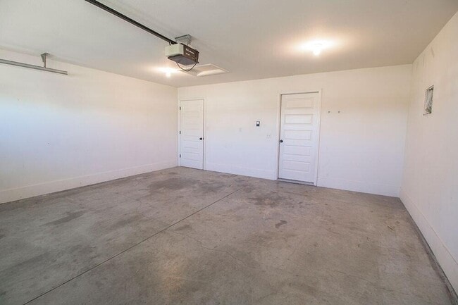 Building Photo - 4718 Dehaven Dr