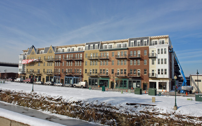 Building Photo - Front Street Lofts