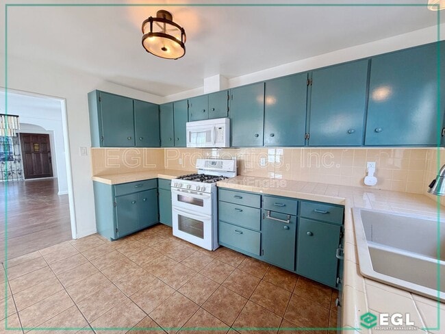 Building Photo - 6426 2nd Ave