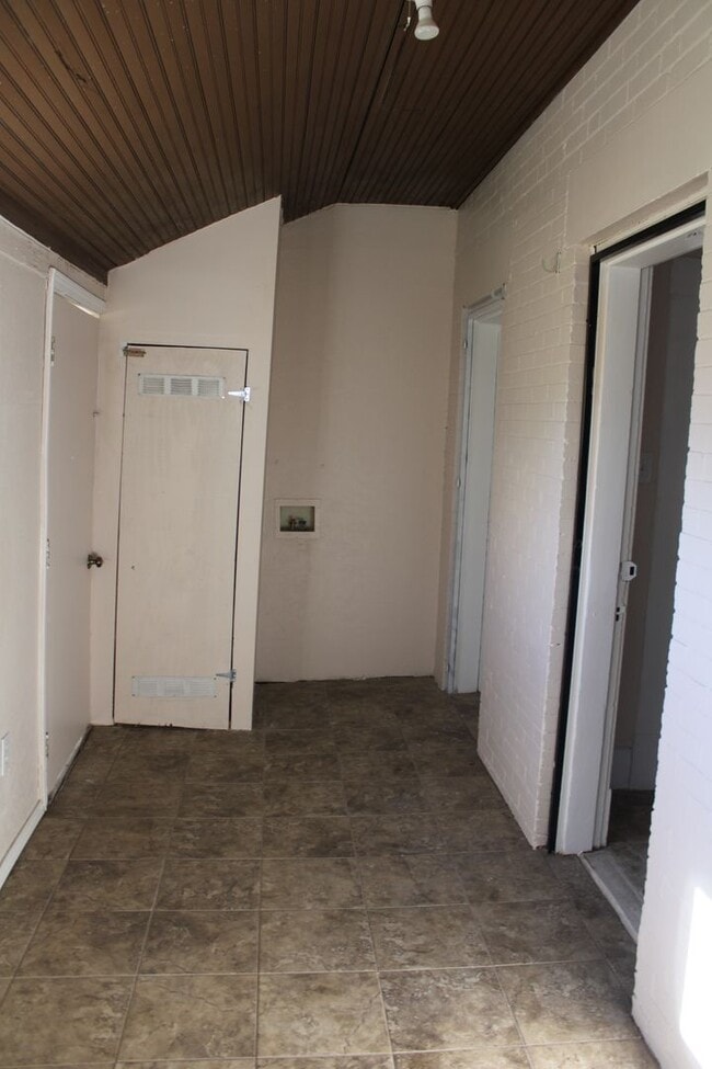 Building Photo - 3114 E Missouri Ave