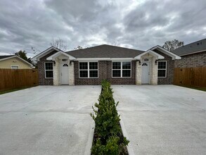 Building Photo - 5706 Howell St