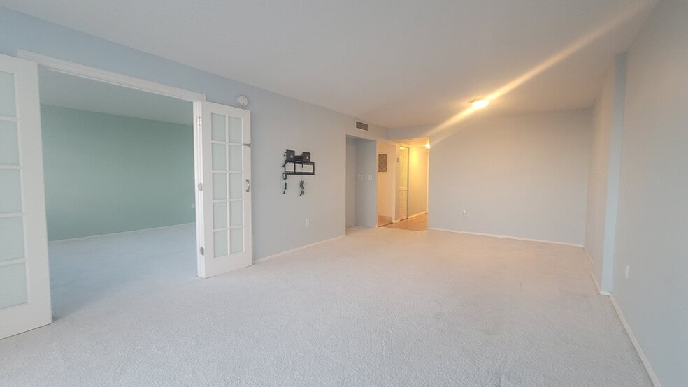 Building Photo - 13155 Ixora Ct