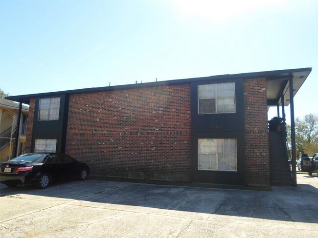 Building Photo - 301 West Marigny Circle D