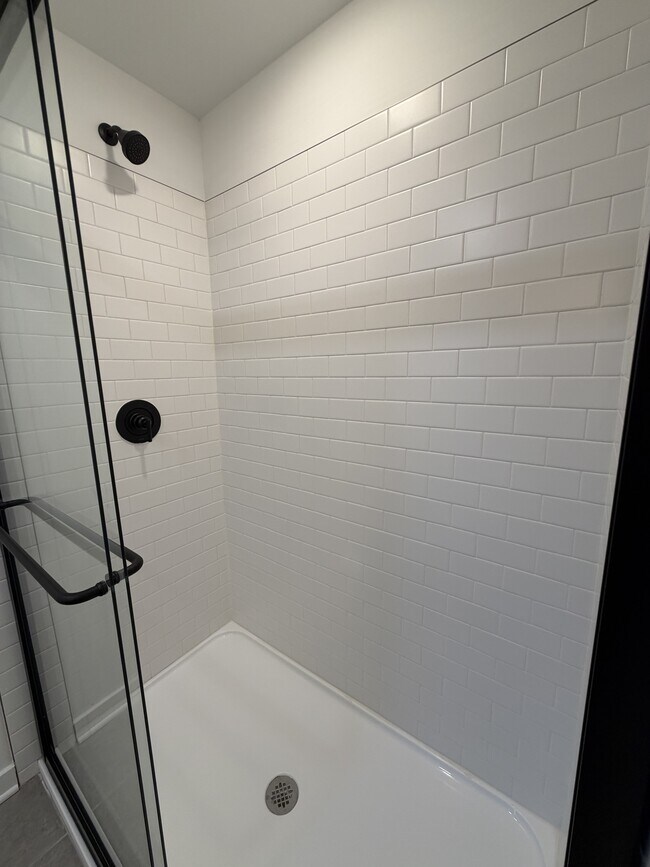 Building Photo - 228 Clement Lp