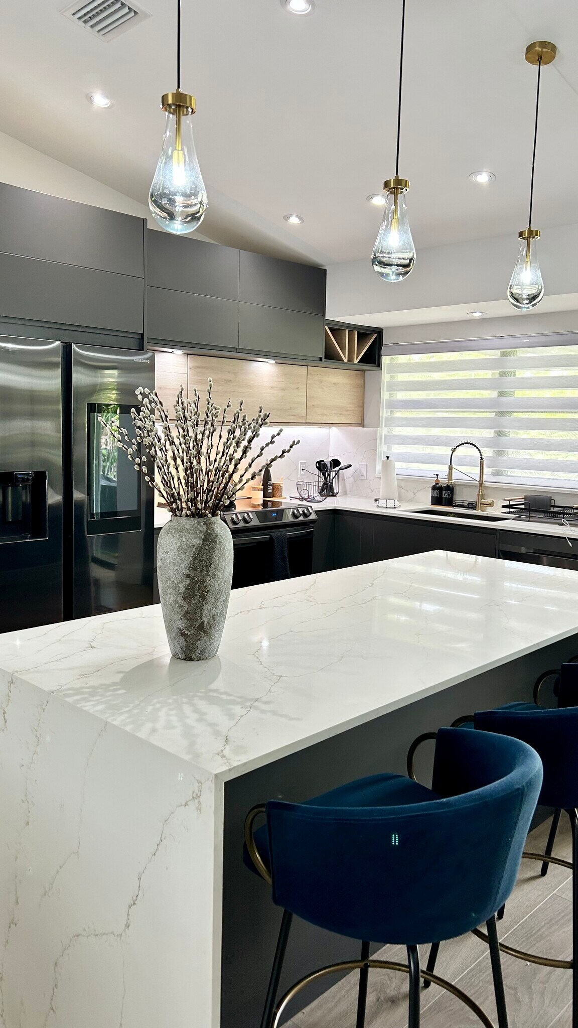 Building Photo - 6205 SE Circle St