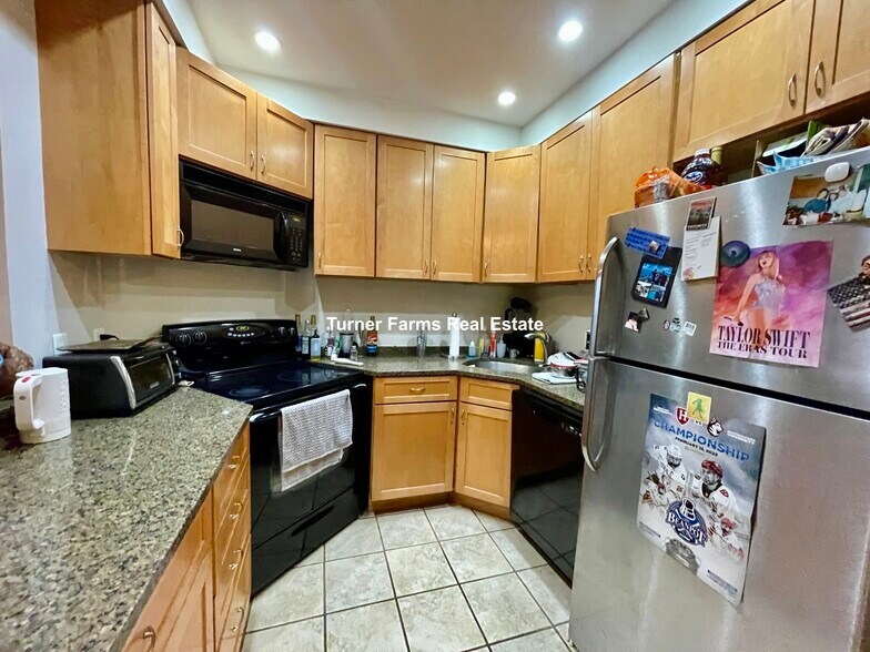 Building Photo - 42 Fenway