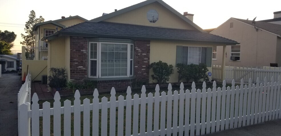 Building Photo - 2242 Mira Vista Ave