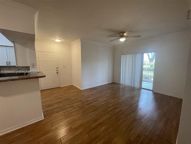 Building Photo - 100 SW 117th Terrace