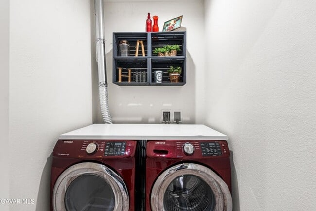 Building Photo - 4Bdrm+Bonus Can Be a 5th Bdrm, 2.5 Bath Home Available Now...$2500 Monthly Rent