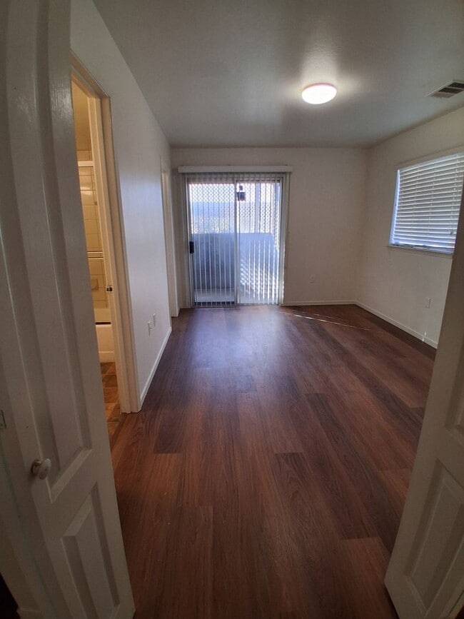 Building Photo - Great Condo for Rent!