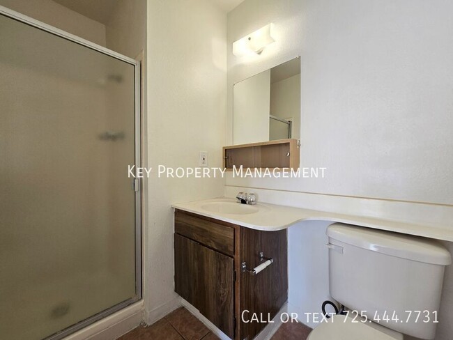 Building Photo - 2 BEDROOM 1 BATH CONDO IN LAS VEGAS NEAR S...