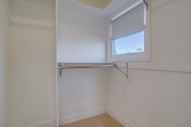 Building Photo - Beautiful 4 Bed/4 Bath Family Home w/pool - Upcoming and available in April!