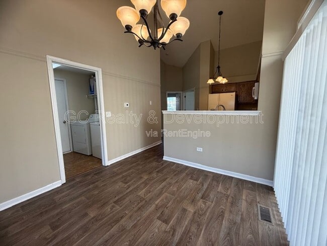 Building Photo - 1652 Cesario Dr