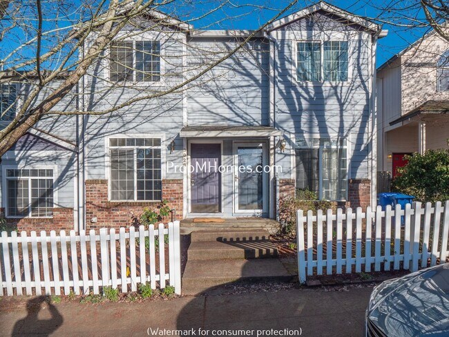 Primary Photo - Two Bedroom Townhome In SE Portland w/ Lar...