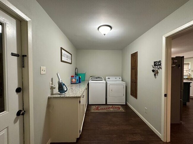 Building Photo - 3 Bedroom 2 Bath Home in Bullard ISD!