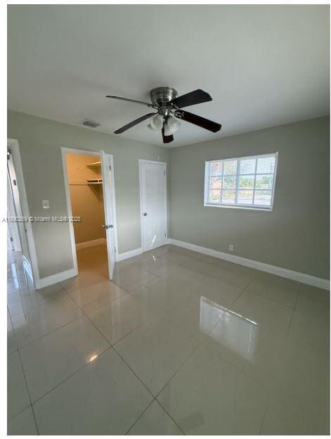 Building Photo - 946 Laurel Dr