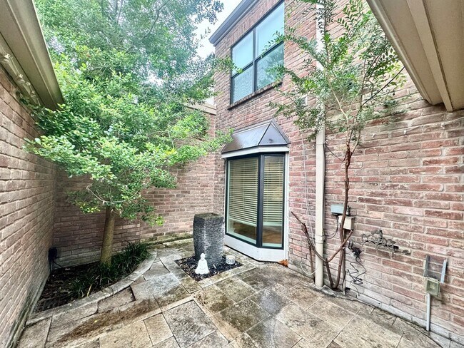 Building Photo - 2323 Bering Dr