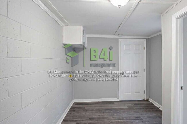 Building Photo - 1205 Spring St