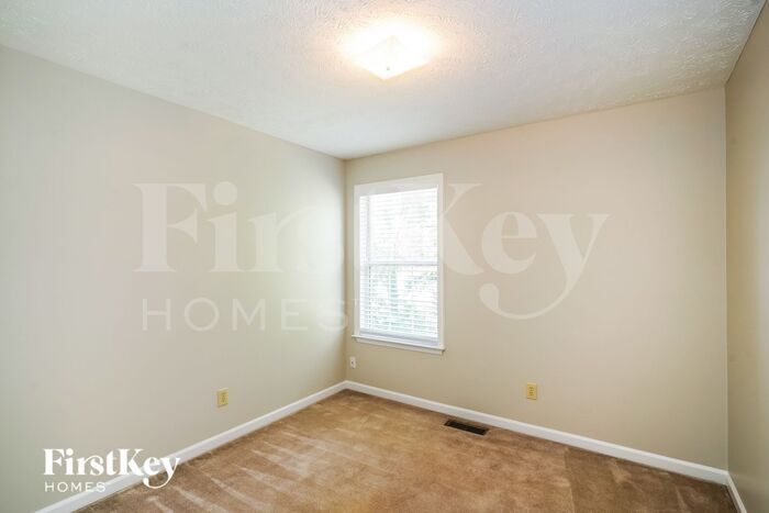 Building Photo - 209 Moorhill Ave