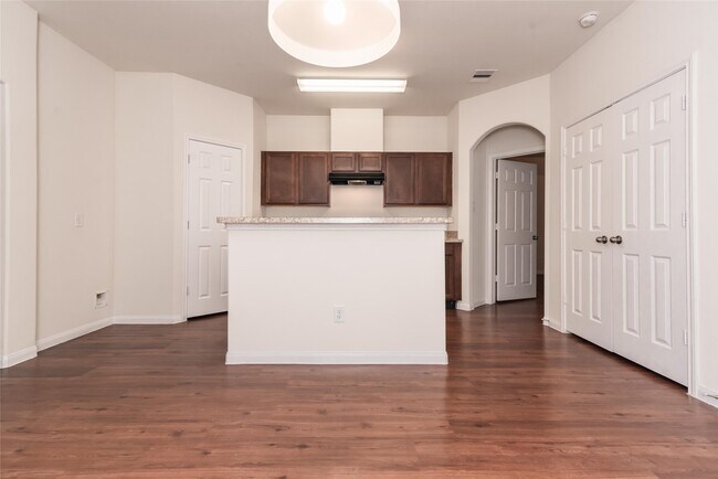 Building Photo - 5610 Amelia Plantation Dr
