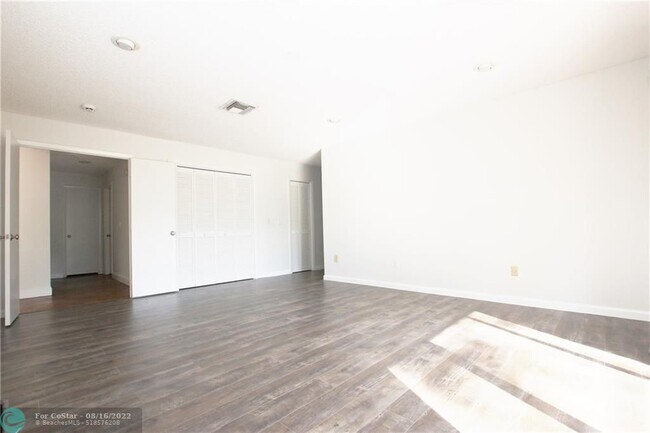 Building Photo - 10134 Boca Woods Ln
