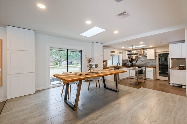 Building Photo - 7810 Nairn St