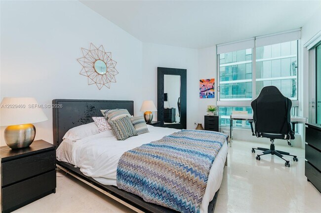 Building Photo - 300 S Biscayne Blvd