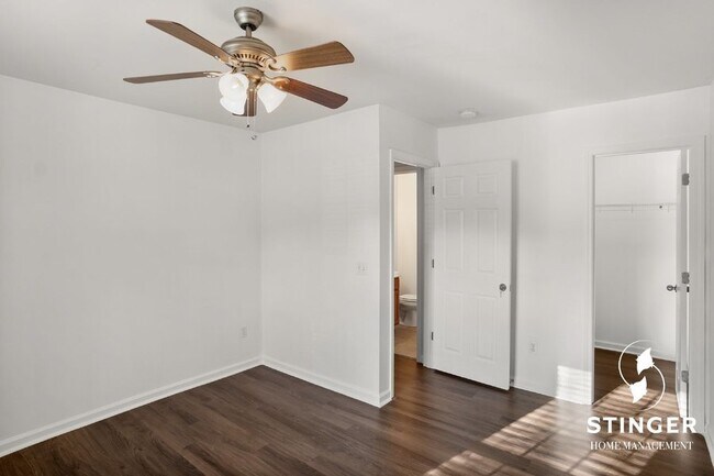 Building Photo - 98 Shadow Moss Dr
