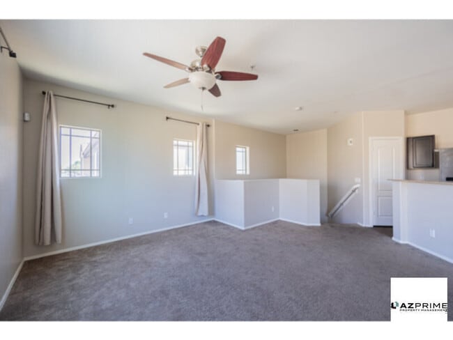 Building Photo - Modern 2/2 End Unit Townhouse - Prime Phoe...
