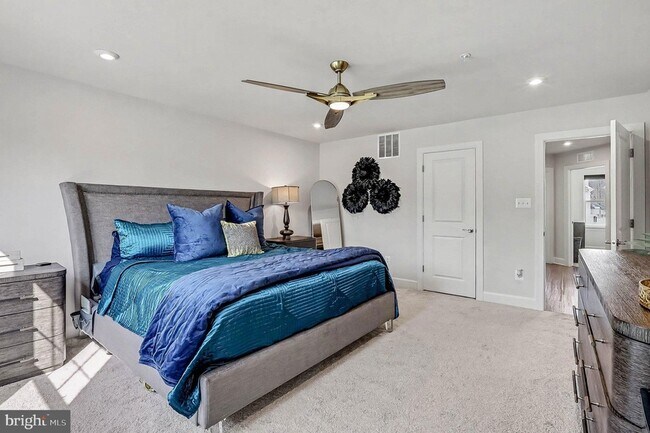 Building Photo - 10878 Foxtrot Cir