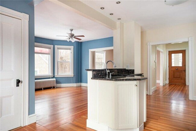 Building Photo - 5 Cummings Rd