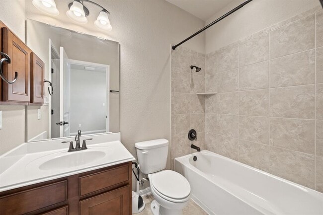 Building Photo - 209 Rock Vista Run