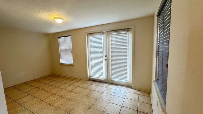 Building Photo - 231 S Summerlin Ave