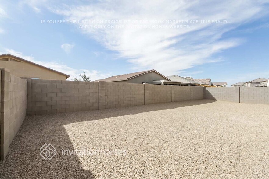 Building Photo - 1063 W Brangus Way