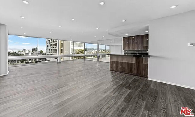 Building Photo - 2220 Avenue of the Stars