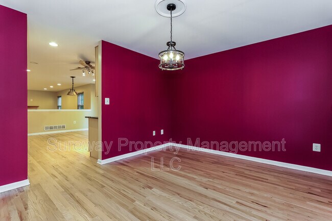Building Photo - 29 Red Oak Ct