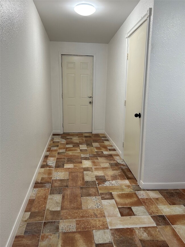 Building Photo - 7424 Lindencrest St